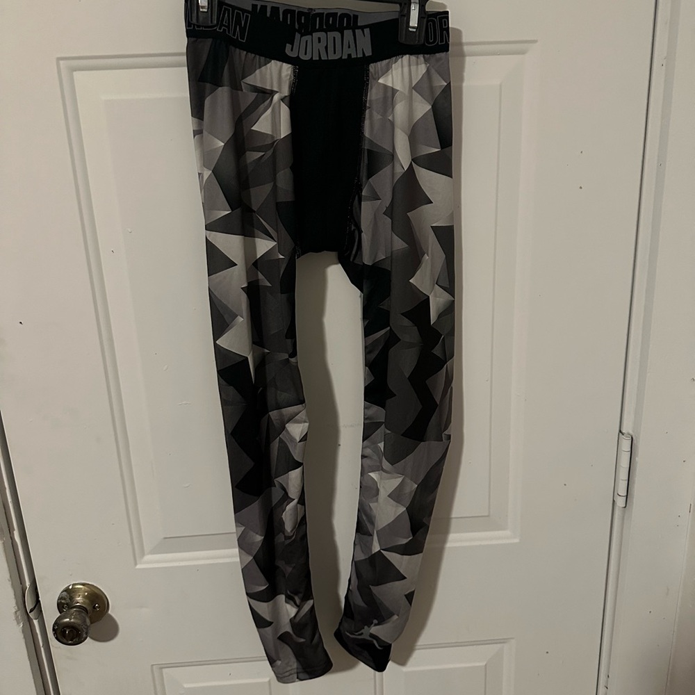 Men’s Medium 3/4 Length Jordan Compression Pants